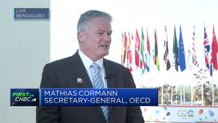 OECD, 2023 için küresel ekonomik görünümün “biraz daha iyi” olduğunu söylüyor.