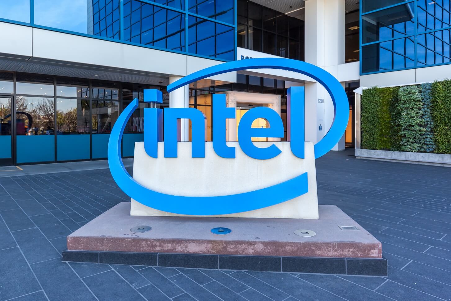 Intel, Bitcoin Madencilik Çiplerinin Üretimini Durdurdu, a16z Crypto Yeni Lansmanını Sunuyor, LUKSO’nun Genesis Validator Deposit Akıllı Sözleşmesi Perşembe Günü Yayında