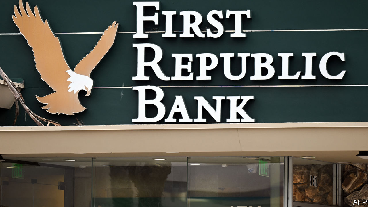 First Republic başarısız olur ve JPMorgan Chase tarafından alınır